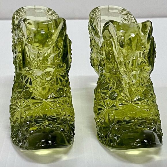Vintage Clear Avocado Green Starburst Pinwheel Fan Pressed Art Glass Shoes - Picture 5 of 16